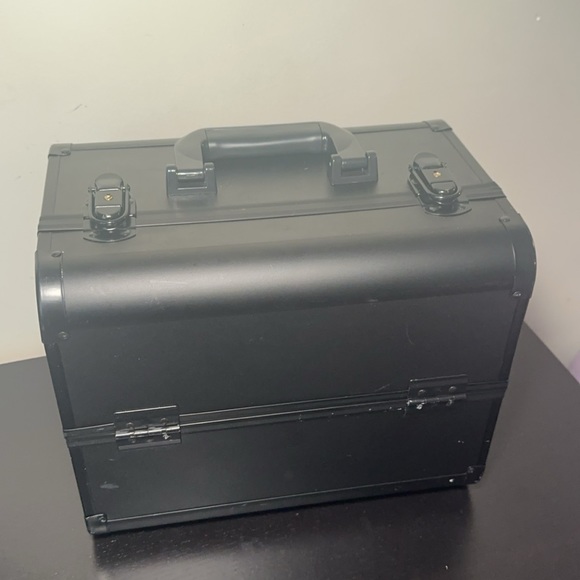 Makeup case - Picture 3 of 5